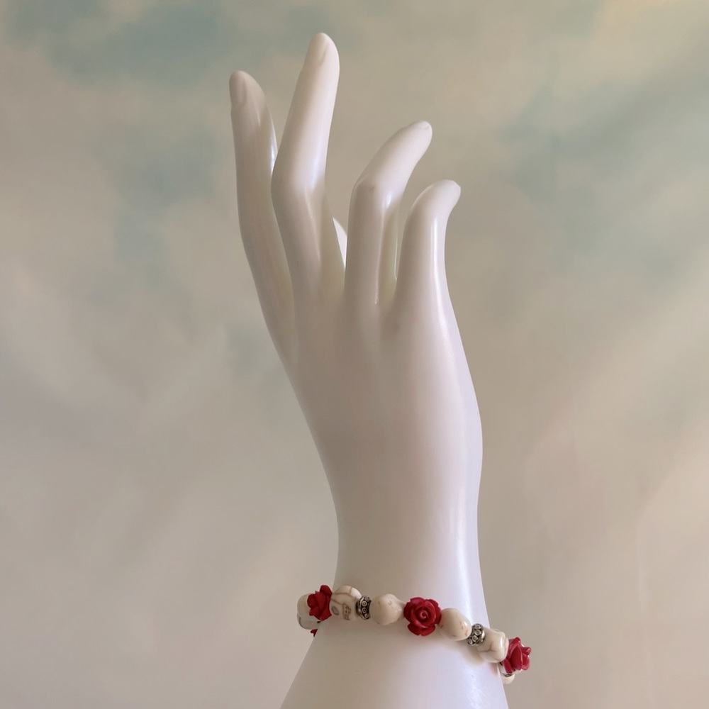 Skull And Rose Elastic Beaded Bracelet